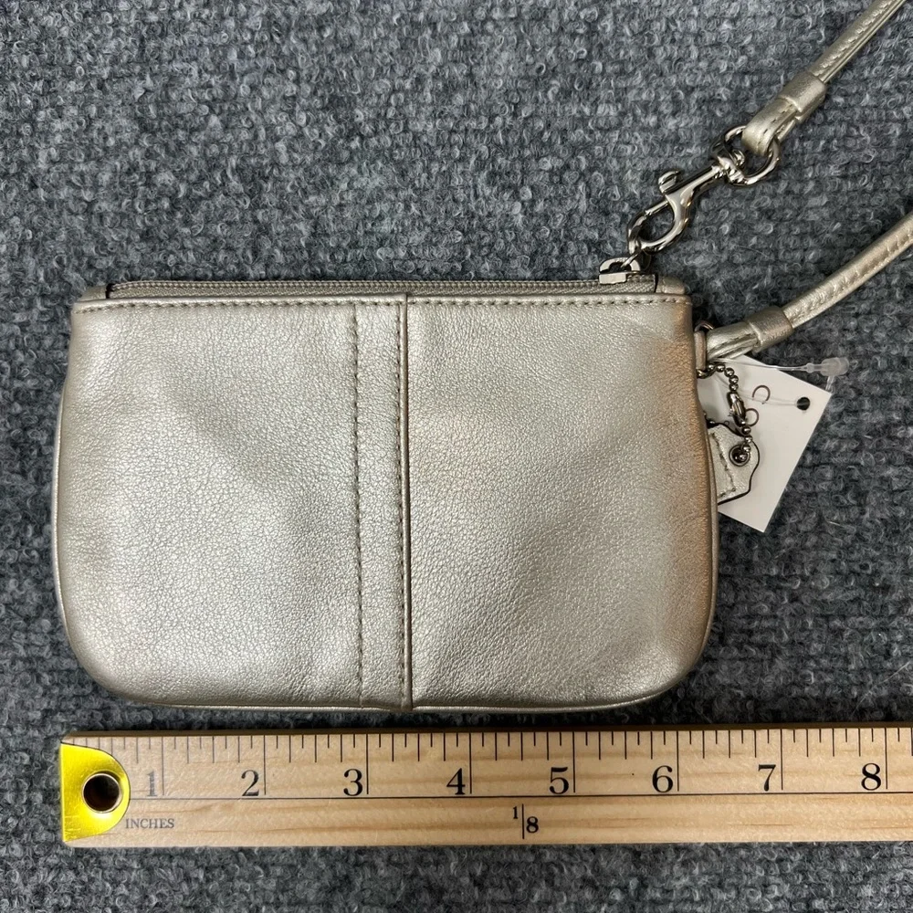 Coach Wallet Women‎ Leather Metallic Silver Wristlet Pouch Clutch NWT
